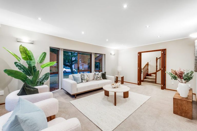 Photo of property in 19 Cornelian Crescent, Half Moon Bay, Auckland, 2012