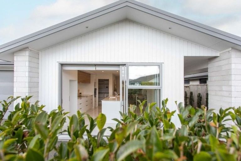 Photo of property in 4 Rotomanu Place, Pyes Pa, Tauranga, 3112