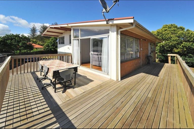 Photo of property in 6 Minton Place, Manurewa, Auckland, 2102