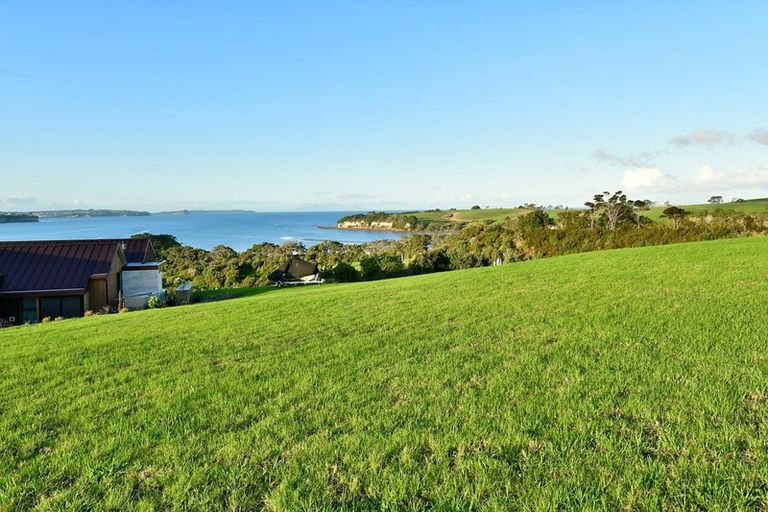 Photo of property in 107 Ahumoana Road, Okura Bush, Silverdale, 0794