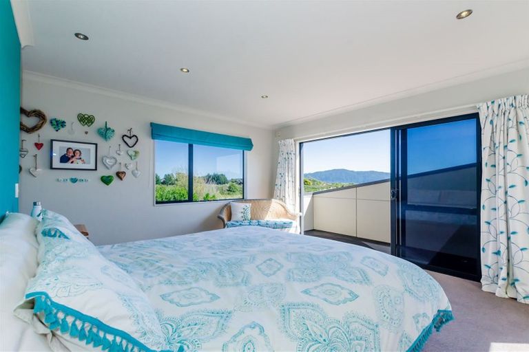 Photo of property in 9 Makora Road, Otaihanga, Paraparaumu, 5036