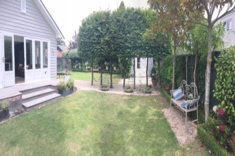 Photo of property in 107 Hamilton Avenue, Ilam, Christchurch, 8041