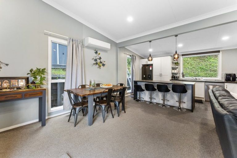 Photo of property in 17 John Street, Stokes Valley, Lower Hutt, 5019