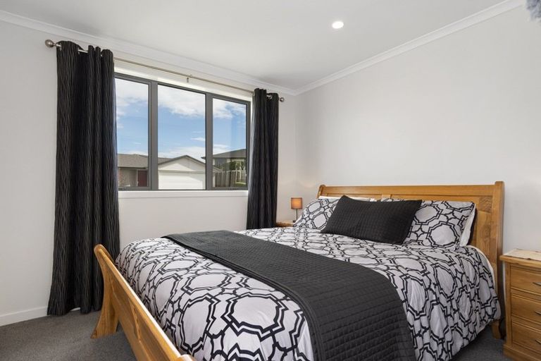 Photo of property in Waterview Estate, 32/4 Greystone Place, Omokoroa, 3114