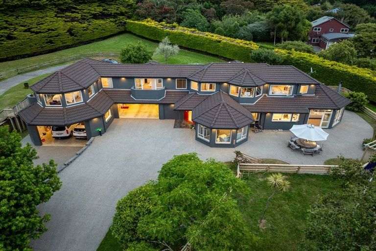 Photo of property in 35 Eucalyptus Way, Nikau Valley, Paraparaumu, 5032