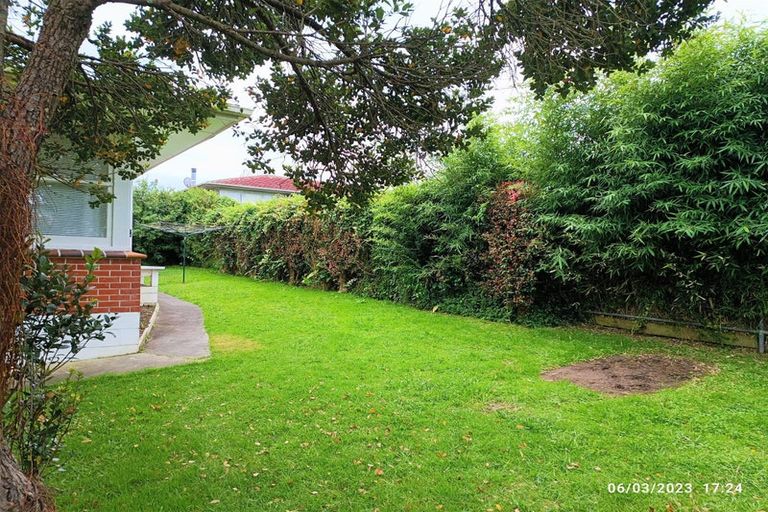 Photo of property in 34 Reeves Road, Pakuranga, Auckland, 2010