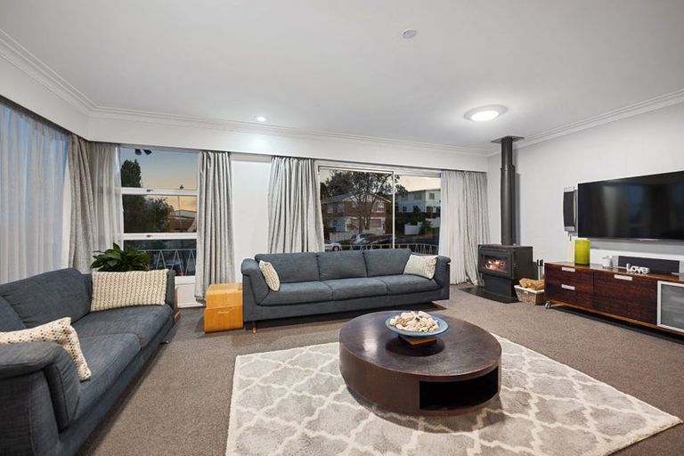 Photo of property in 48 Marlborough Avenue, Glenfield, Auckland, 0629