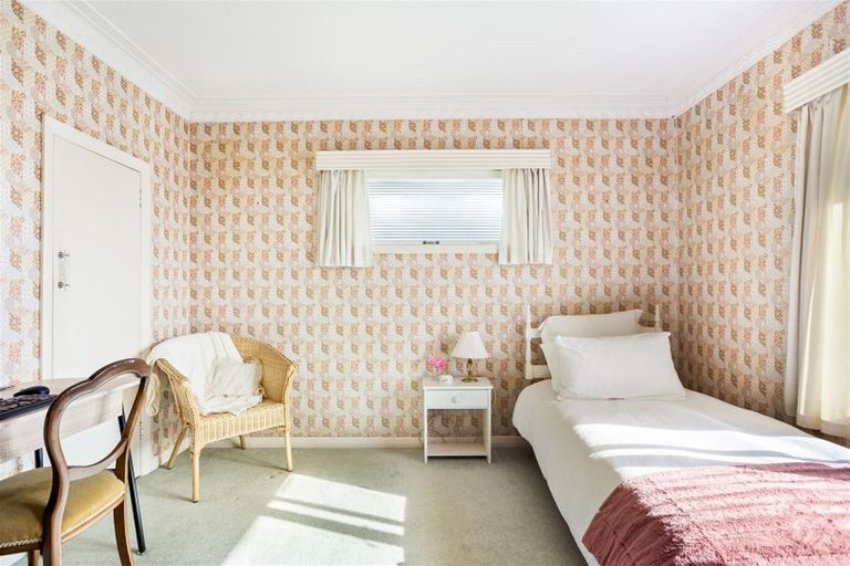 Photo of property in 1/53 Uxbridge Road, Mellons Bay, Auckland, 2014