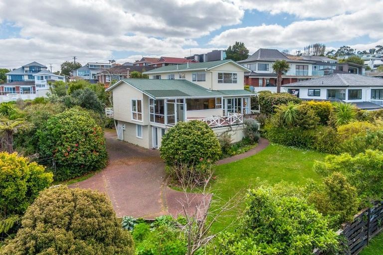 Photo of property in 6 Dewsbury Terrace, Castor Bay, Auckland, 0620