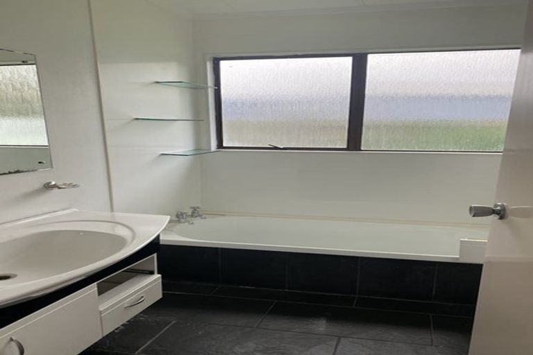 Photo of property in 68a Thatcher Street, Castlecliff, Whanganui, 4501