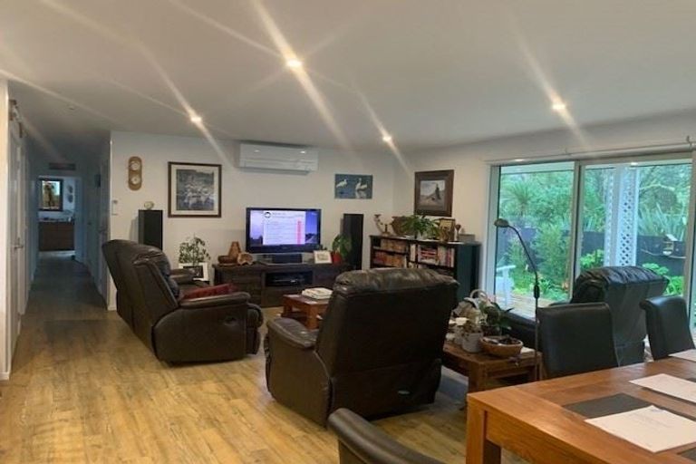 Photo of property in 40 Matauwhi Road, Russell, 0202