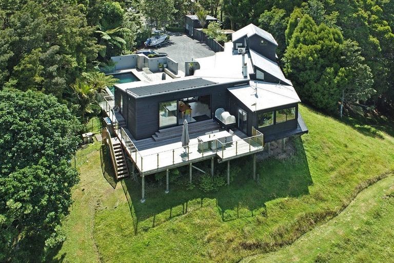 Photo of property in 839 Ponga Road, Opaheke, Papakura, 2584