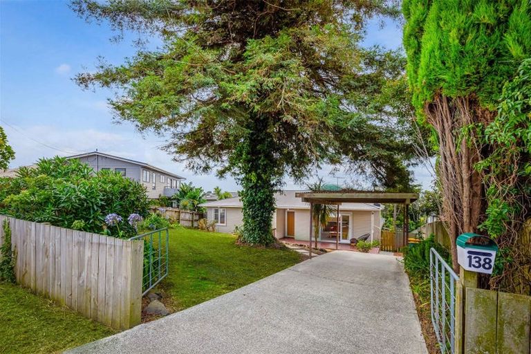 Photo of property in 138 Luckens Road, West Harbour, Auckland, 0618
