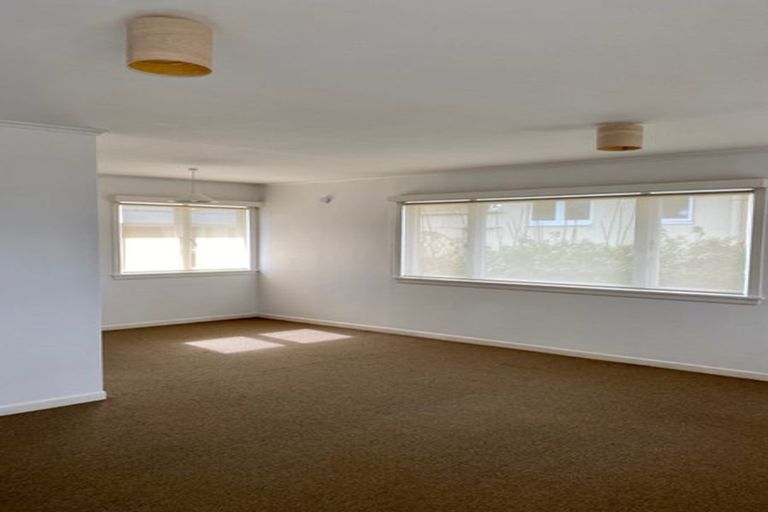 Photo of property in 12 Williamson Avenue, Belmont, Auckland, 0622