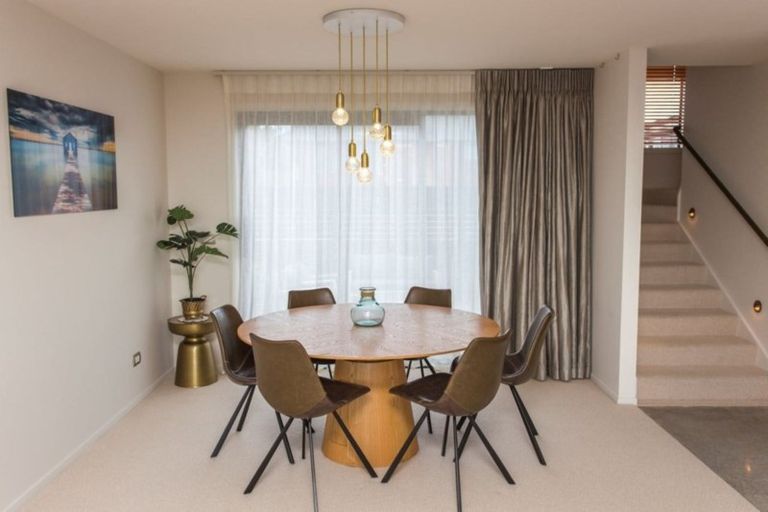 Photo of property in 197a Devon Street West, New Plymouth, 4310