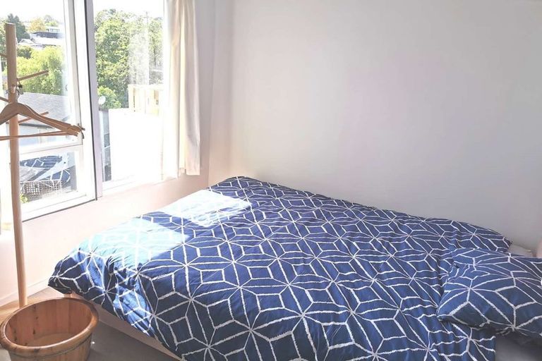 Photo of property in 685 Beach Road, Rothesay Bay, Auckland, 0630