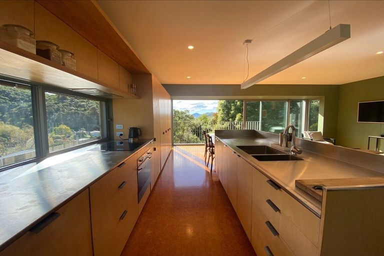 Photo of property in 16a Cornwall Street, Picton, 7220