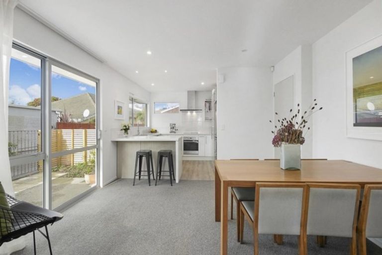 Photo of property in 14a Claxton Place, Saint Martins, Christchurch, 8022