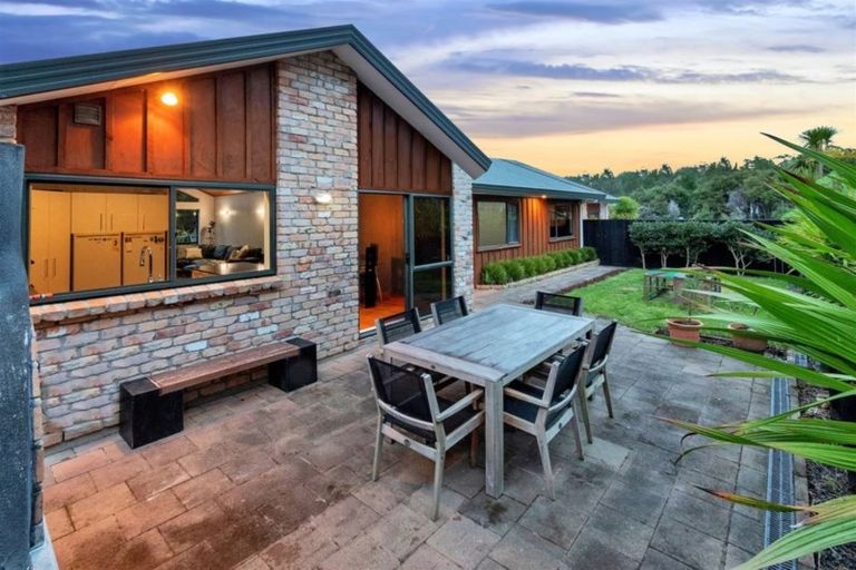 Photo of property in 48a Scott Road, Stanmore Bay, Whangaparaoa, 0932