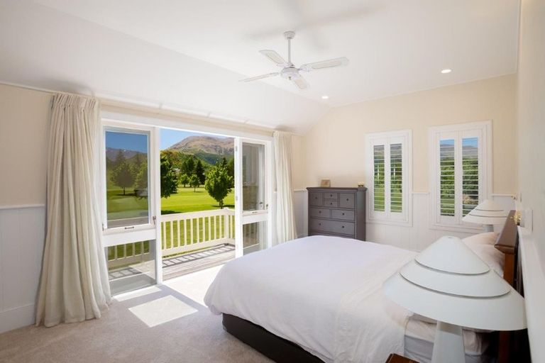 Photo of property in Millbrook Resort, 2 Streamside Lane, Arrowtown, 9371