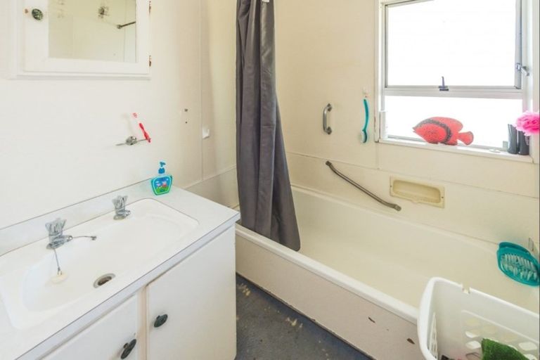 Photo of property in 2/11 Pitt Street, Whanganui, 4500