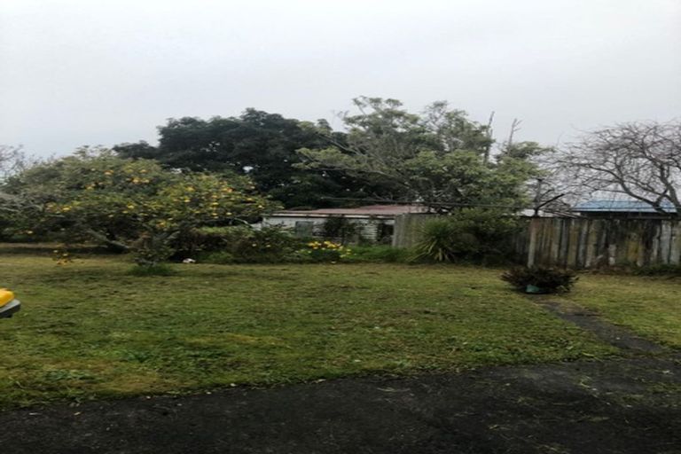 Photo of property in 47 Yeovil Road, Te Atatu Peninsula, Auckland, 0610
