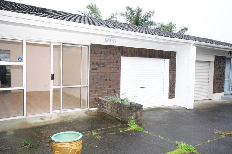 Photo of property in 2/19 Fortunes Road, Half Moon Bay, Auckland, 2012