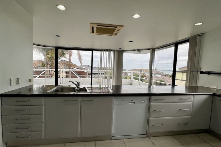 Photo of property in 2/174 Bucklands Beach Road, Bucklands Beach, Auckland, 2012