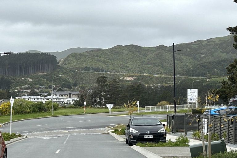 Photo of property in 15 Koreke Close, Kenepuru, Porirua, 5022