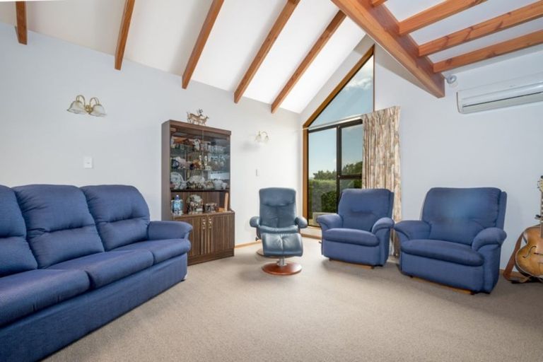 Photo of property in 18 Moana View Road, Waikawa, Picton, 7220