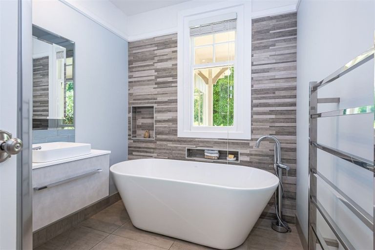 Photo of property in 44 Alpha Avenue, Strowan, Christchurch, 8052