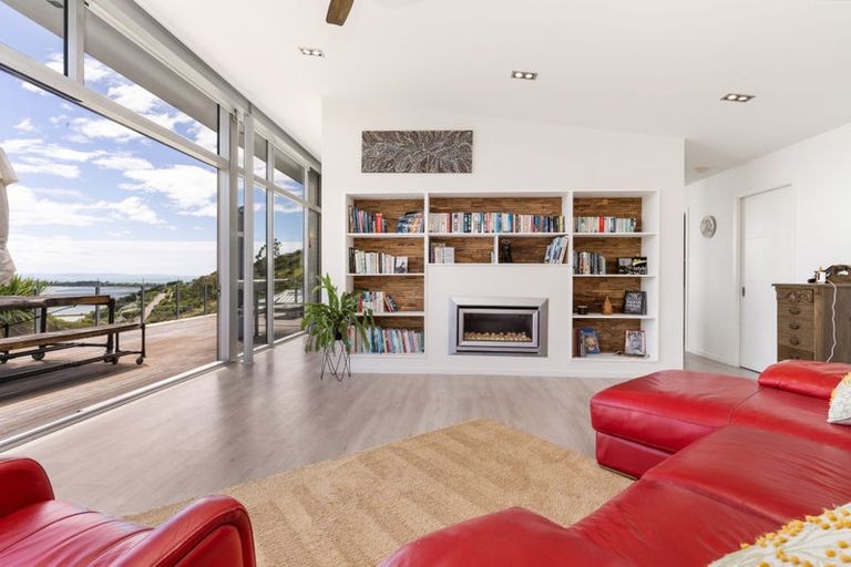 Photo of property in 11 Saint Remy Lane, Redcliffs, Christchurch, 8081