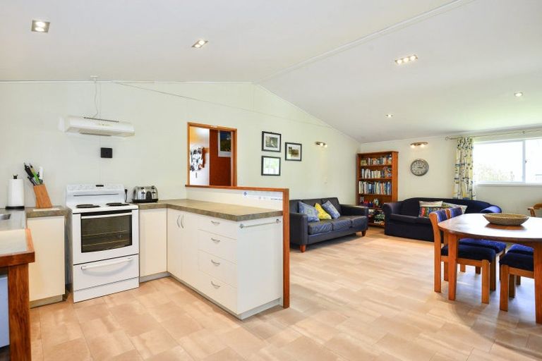 Photo of property in 140 Newcastle Street, Mahia, 4198