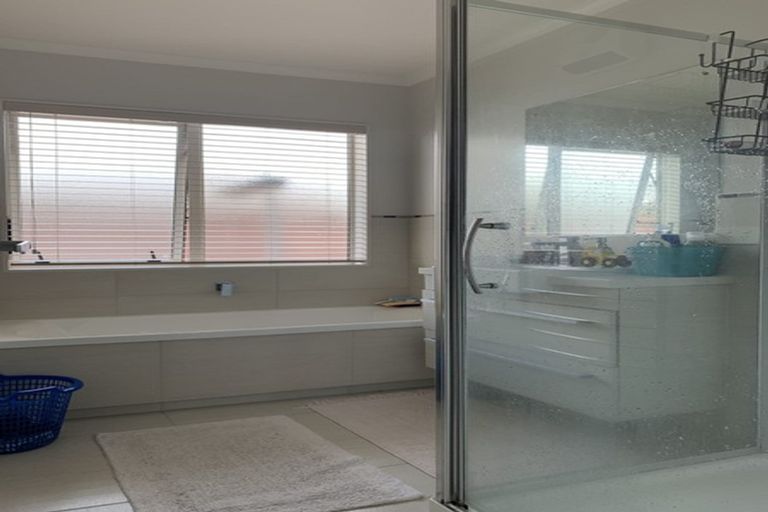 Photo of property in 8 Disley Road, Wattle Downs, Auckland, 2103