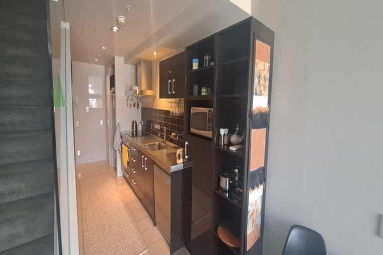 Photo of property in Monument Apartments, 9h/245 Wakefield Street, Te Aro, Wellington, 6011