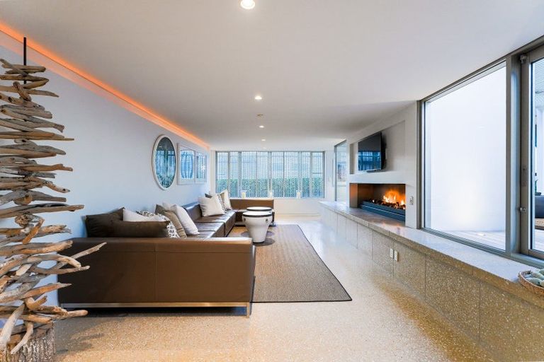 Photo of property in 45 Taumata Road, Omaha, 0986