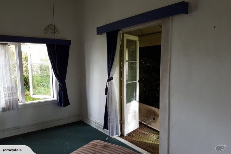 Photo of property in 42 Cardiff Road, Cardiff, Stratford, 4391