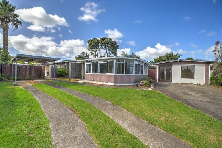 Photo of property in 10 Sealand Place, Mangere Bridge, Auckland, 2022