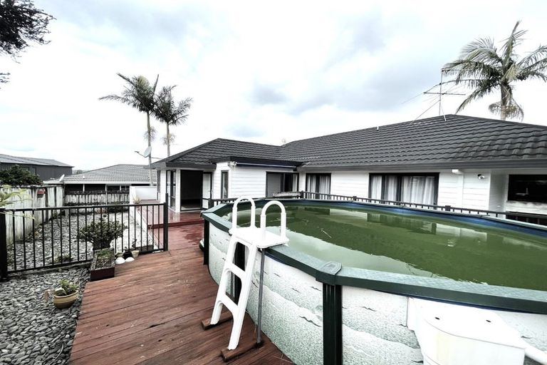 Photo of property in 7 Cherub Place, West Harbour, Auckland, 0618