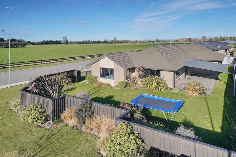 Photo of property in 10 Devlin Avenue, Rangiora, 7400