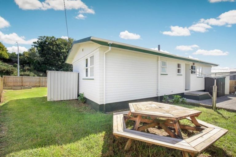 Photo of property in 18 Constable Road, Waiuku, 2123