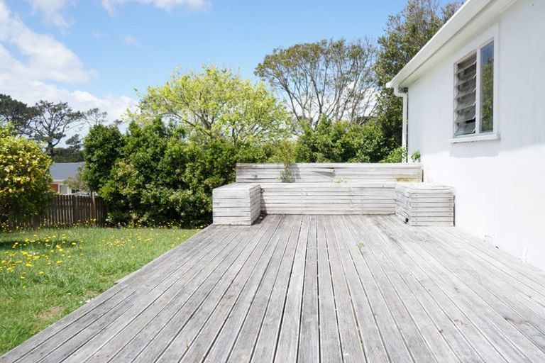 Photo of property in 494 Blockhouse Bay Road, Blockhouse Bay, Auckland, 0600