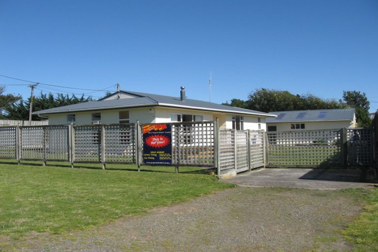 Photo of property in 12 Barling Street, Himatangi Beach, Foxton, 4891