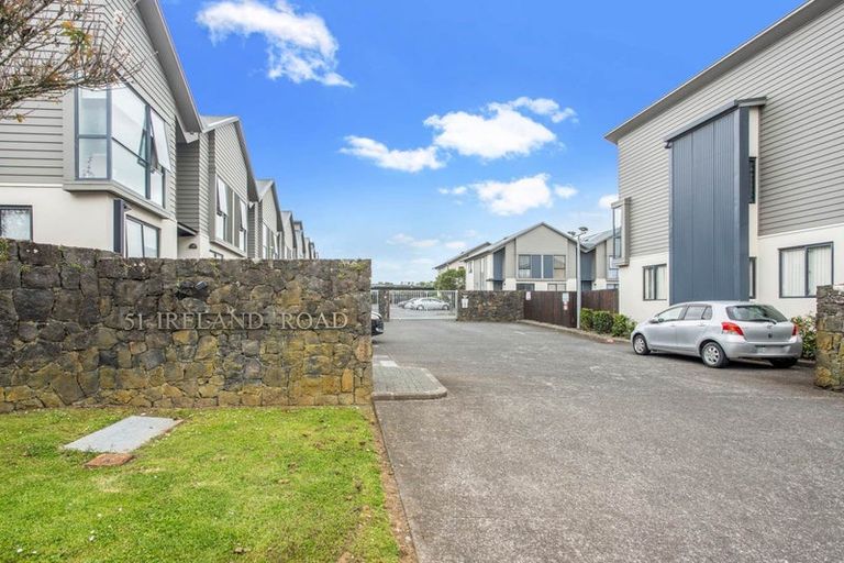 Photo of property in Fern Gardens, 12/51 Ireland Road, Mount Wellington, Auckland, 1060