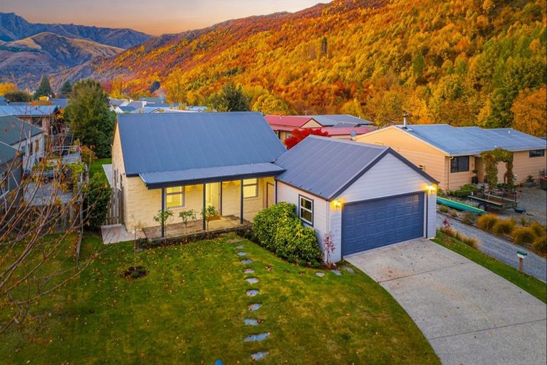 Photo of property in 27 Cornwall Street, Arrowtown, 9302