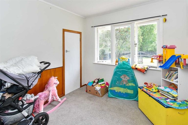Photo of property in 69 Blake Road, Mangere East, Auckland, 2024