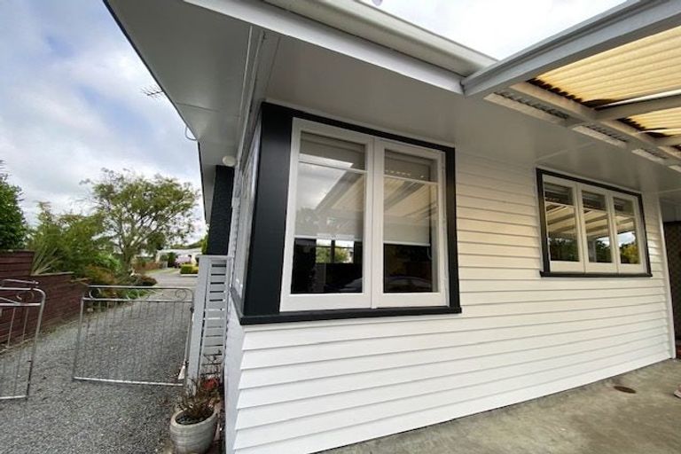 Photo of property in 19 Seddon Street, Carterton, 5713