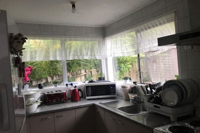 Photo of property in 5 Garner Place, Glenfield, Auckland, 0629