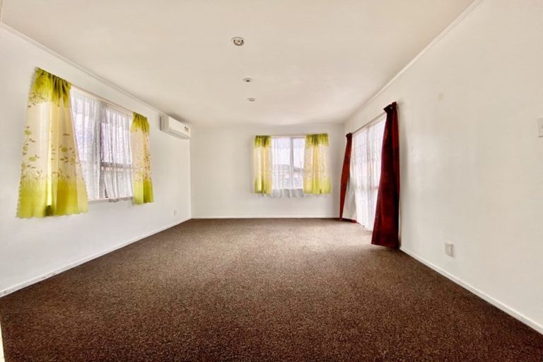 Photo of property in 5 Dissmeyer Drive, Clover Park, Auckland, 2019