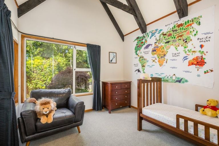 Photo of property in 5 Newnham Court, Tawa, Wellington, 5028